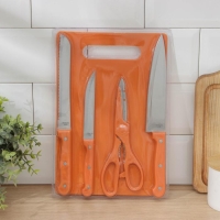 Набор кухонных принадлежностей, 5 предметов: ножи 12 см, 17 см, 17,5 см, доска, цвет МИКС Набор кухонных принадлежностей, 5 предметов: ножи 12 см, 17 см, 17,5 см, доска, цвет МИКС