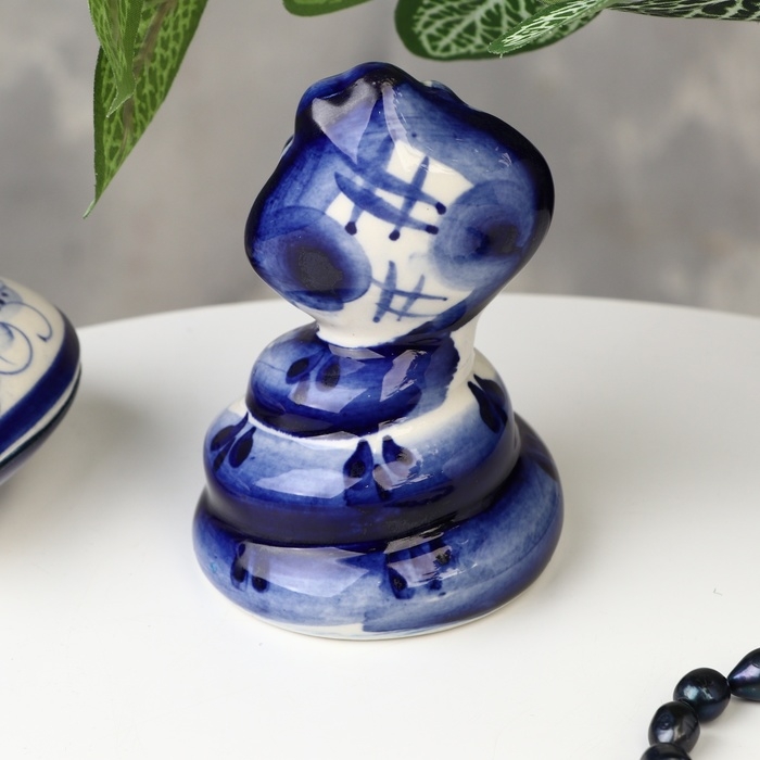 Сувенир символ года &laquo;Змея Милена&raquo;, гжель, 10х6.5 см