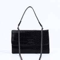 Сумка-мессенджер на застёжке, цвет чёрный