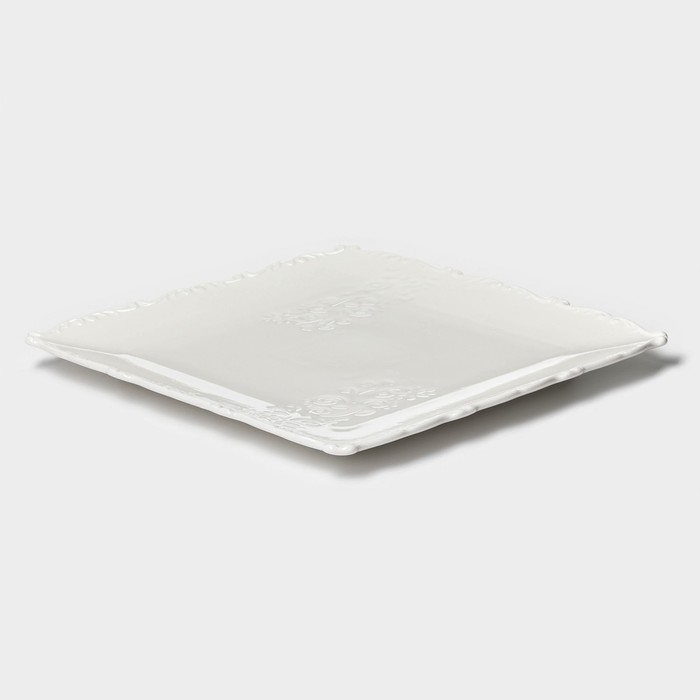 Тарелка фарфоровая пирожковая Magistro Kingdom, 26&times;2 см