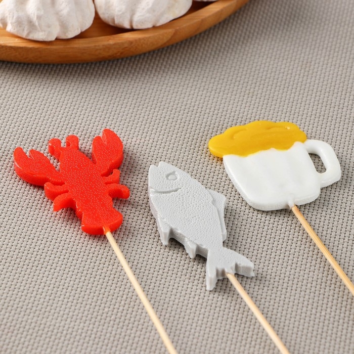 Силиконовый молд для леденцов и шоколада &laquo;Пивной набор&raquo;, 13,5&times;8,5&times;0,9 см, рыба 7,5&times;3 см, кружка 6&times;5 см, рак 6,5&times;5 см, цвет прозрачный