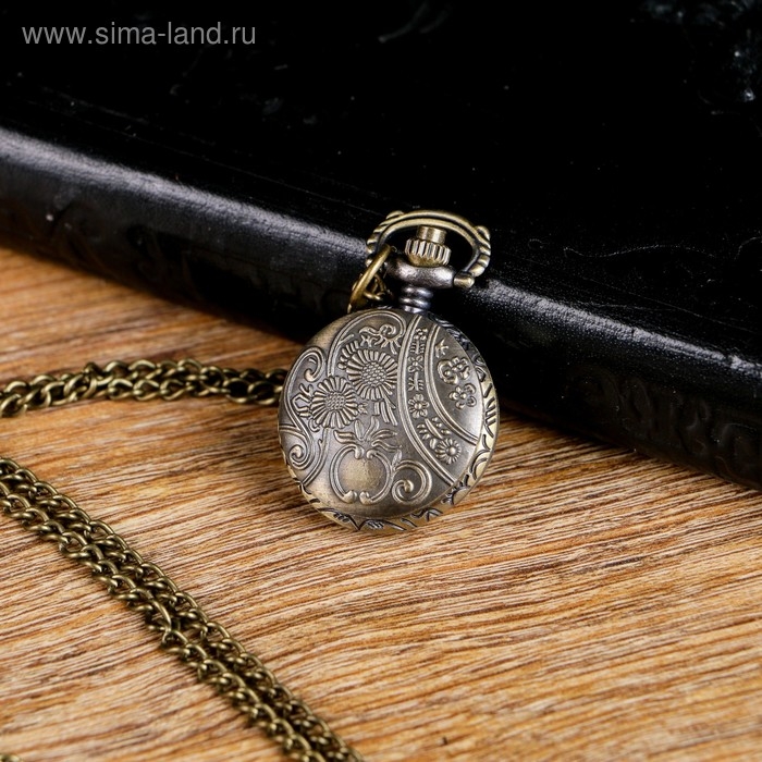 Часы карманные "Павлин", кварцевые, d циферблата-1.8 см, 2.5 х 2.5 см