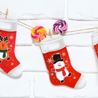 Гирлянда с прищепками новогодняя &laquo;Новогодние носочки&raquo;, на Новый год, красная, длина 1.5 м.