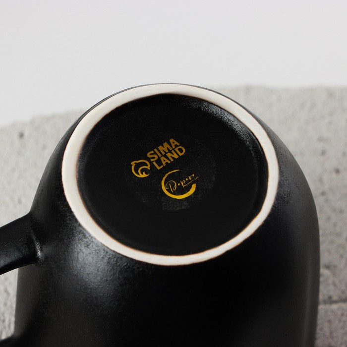 Кружка керамическая неровный край &laquo;Чёрная&raquo;, 350 мл, цвет чёрный