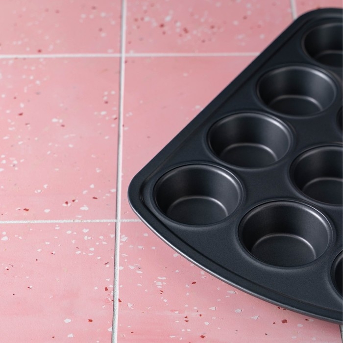 Форма для выпечки Доляна «Круг», 40×28×4 см, 12 ячеек, антипригарное покрытие, цвет чёрный Форма для выпечки Доляна «Круг», 40×28×4 см, 12 ячеек, антипригарное покрытие, цвет чёрный