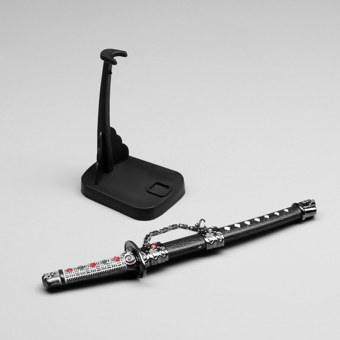 Сувенирное оружие «Катана на подставке», чёрные ножны с красными ромбами, 20см Сувенирное оружие «Катана на подставке», чёрные ножны с красными ромбами, 20см