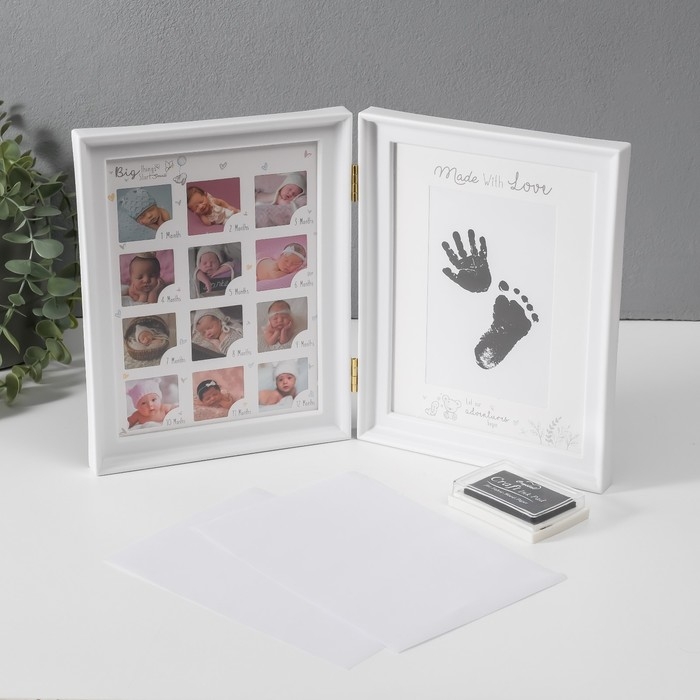 Фоторамка на 12 фото 4х4 см с штемп.подушкой Фоторамка на 12 фото 4х4 см с штемп.подушкой "Сделано с любовью" белая 2х36х23 см