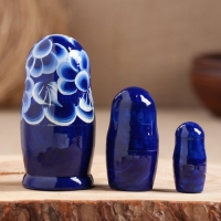 Матрёшка &laquo;Марина&raquo;, сине-белое платье, 3 кукольная. 9-11  см