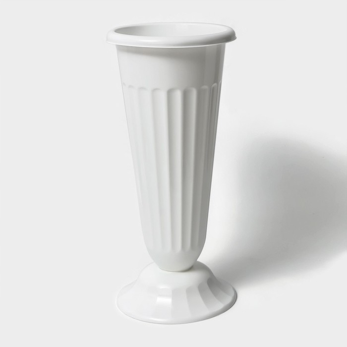 Ваза для цветов под срезку, 5 л, пластиковая, цвет белый Ваза для цветов под срезку, 5 л, пластиковая, цвет белый