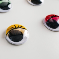 Глазки с ресничками на клеевой основе, набор 18 шт., размер &mdash; 2 см