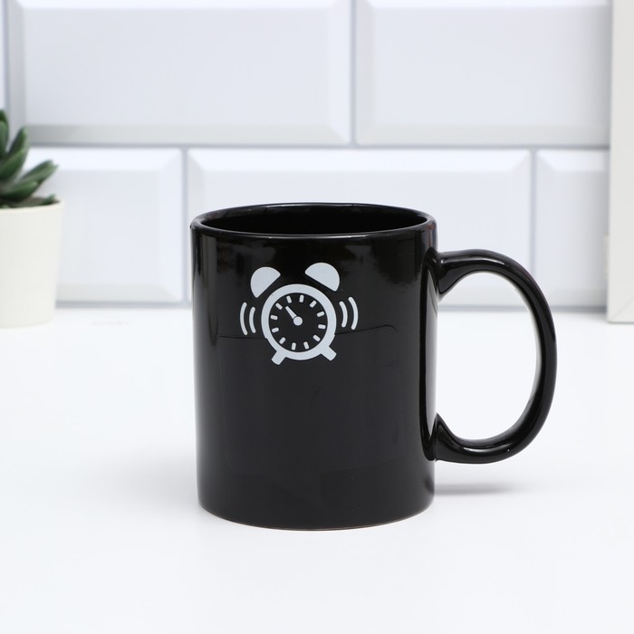 Кружка-хамелеон новогодняя керамическая &laquo;Режим бодрости&raquo;, 350 мл, цвет чёрный