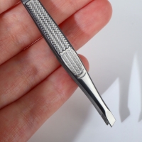 Пинцет &laquo;Premium&raquo; скошенный, узкий, 9 см, на блистере, цвет серебристый