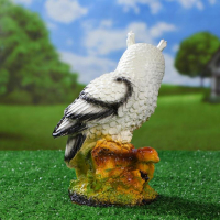 Садовая фигура "Сова с букетом роз" белая, 26см Садовая фигура "Сова с букетом роз" белая, 26см