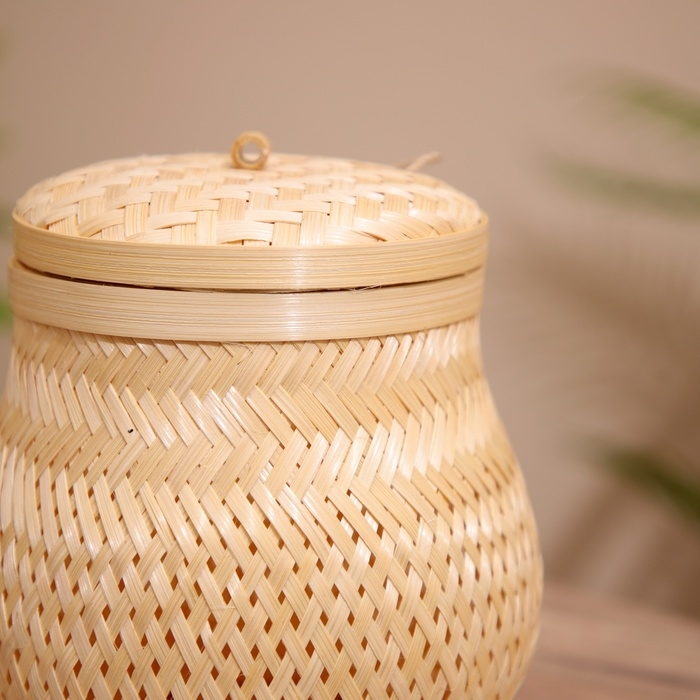 Корзинка с крышкой плетёная, из бамбука 20х20х22 см