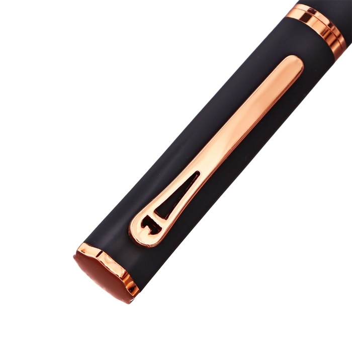 Ручка подарочная роллер в кожзам футляре Софтач корпус черный/золото Ручка подарочная роллер в кожзам футляре Софтач корпус черный/золото