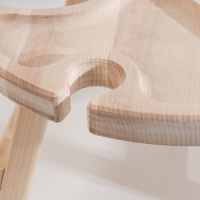 Столик-поднос с менажницей и складными ножками "Лучше тебя только вино" D=30x2 см, береза Столик-поднос с менажницей и складными ножками "Лучше тебя только вино" D=30x2 см, береза