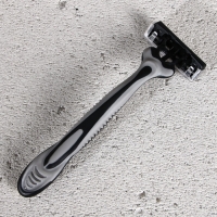 Подарочный набор косметики &laquo;Успехов в Новом Году!&raquo;, гель для бритья 100 мл и бритва, ЧИСТОЕ СЧАСТЬЕ