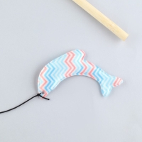 Дразнилка с игрушкой и шуршалкой &laquo;Дельфин&raquo;, 8 см