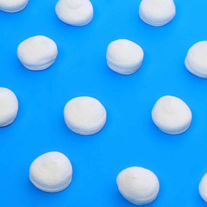 Маршмеллоу с начинкой со вкусом колы, 50 г