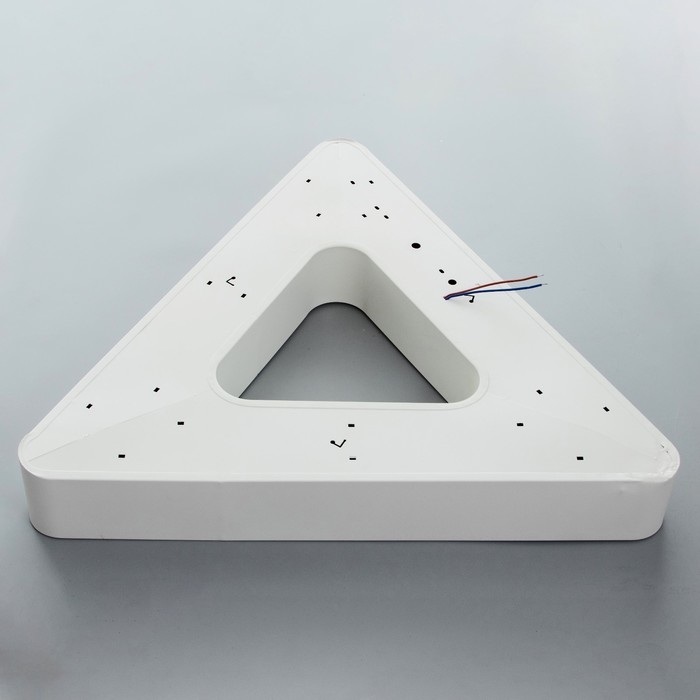 Люстра Люстра "Треугольник" LED 36Вт 4000К белый 60х46х70 см BayerLux