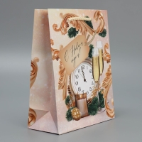 Пакет подарочный новогодний ламинированный &laquo;Новогоднее время&raquo;, MS 18 х 23 х 8 см, Новый год