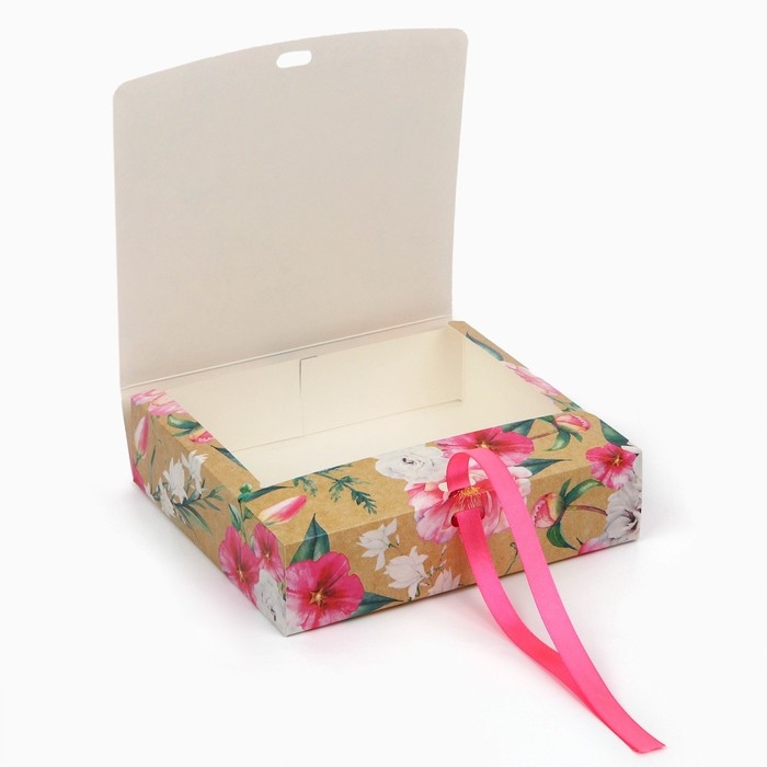 Коробка подарочная, упаковка, &laquo;Цветущего счастья&raquo;, 20 х 18 х 5 см