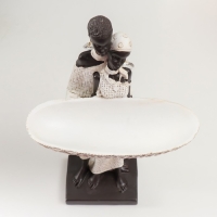 Сувенир полистоун подставка "Африканская пара с плетёной корзиной" белый 37х20х8 см