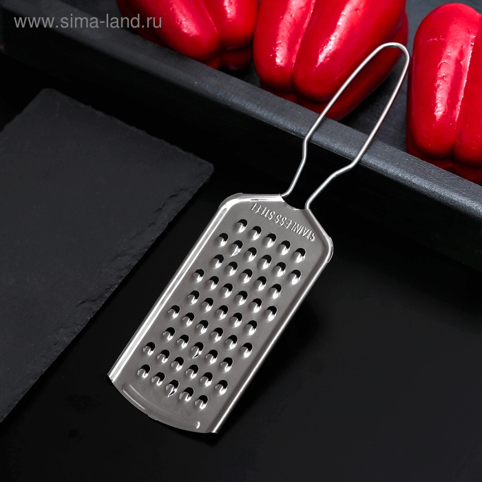 Тёрка для сыра средняя Доляна &laquo;Помощник&raquo;, 21&times;5,5 см, с ручкой, цвет серебристый