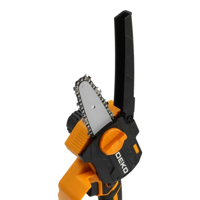 Пила цепная аккумуляторная DEKO DKCHS 20-4 063-4480, 20 В, 2 Ач, Li-ion АКБх1 шт, ЗУ Пила цепная аккумуляторная DEKO DKCHS 20-4 063-4480, 20 В, 2 Ач, Li-ion АКБх1 шт, ЗУ