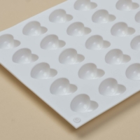 Форма для муссовых десертов и шоколада KONFINETTA &laquo;Сердца&raquo;, силикон, 29,7&times;17,3&times;1,5 см, 35 ячеек (2,7&times;2,5 см), цвет белый