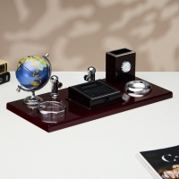 Набор настольный 7в1 (блок д/бумаг,подст.д/печати,мелочей,каранд-ца,часы,визит-ца,глобус) Набор настольный 7в1 (блок д/бумаг,подст.д/печати,мелочей,каранд-ца,часы,визит-ца,глобус)