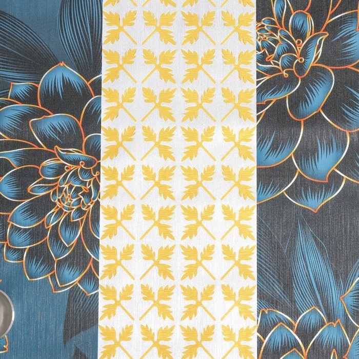 Клеёнка на стол &laquo;В саду&raquo;, на тканевой основе, рулон 20 метров, ширина 137 см, цвет синий