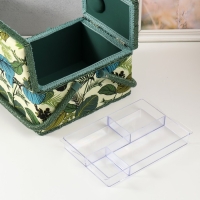 Шкатулка для рукоделия "Тропические листья на зелёном" 19х26х14,5 см Шкатулка для рукоделия "Тропические листья на зелёном" 19х26х14,5 см