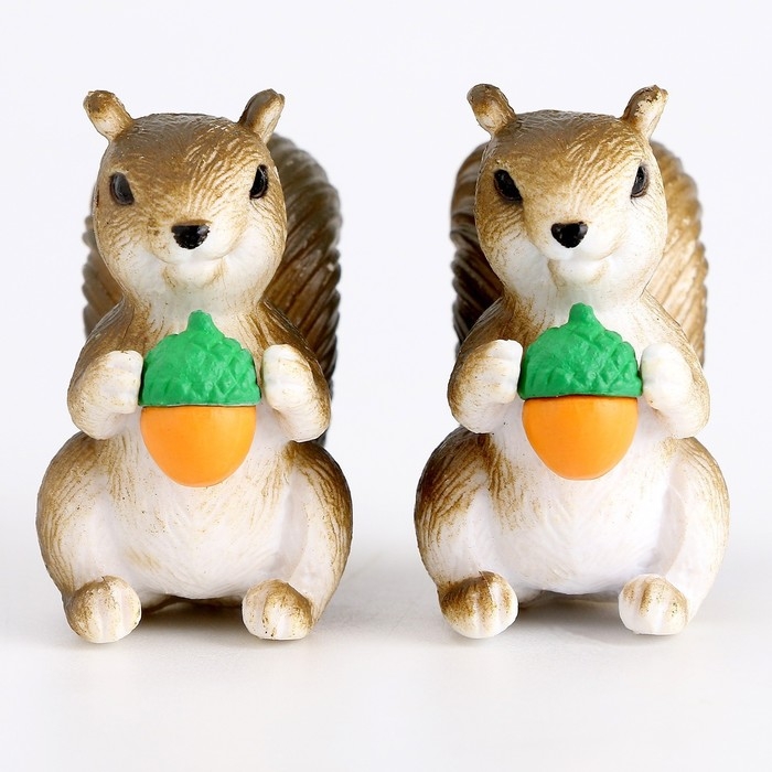 Миниатюра кукольная &laquo;Белочка с желудем&raquo;, набор 2 шт., размер 1 шт. &mdash; 2 &times; 5,5 &times; 4 см