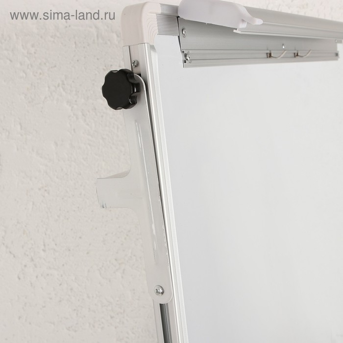 Флипчарт-магнитно-маркерная доска, регулируется по высоте, размер доски &mdash; 60 &times; 90 см