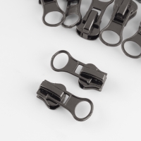 Бегунок автоматический для молнии «Трактор», №5, 10 шт, цвет чёрный никель Бегунок автоматический для молнии «Трактор», №5, 10 шт, цвет чёрный никель