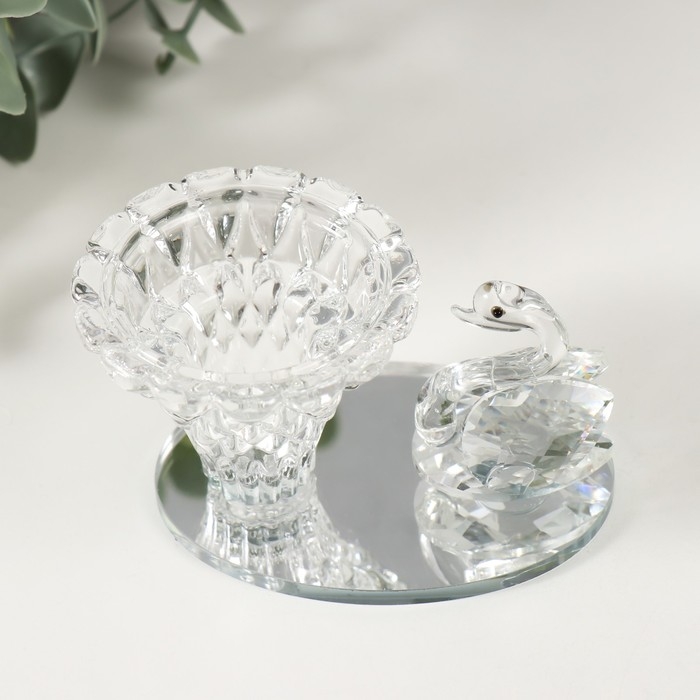 Подсвечник стекло на 1 свечу d=4 см Подсвечник стекло на 1 свечу d=4 см "Лебедь на пруду" 8,5х5,5х6 см