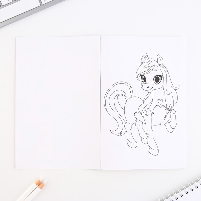 Подарочный набор Блокнот-раскраска, трафарет и восковые мелки &laquo;Самая яркая&raquo;