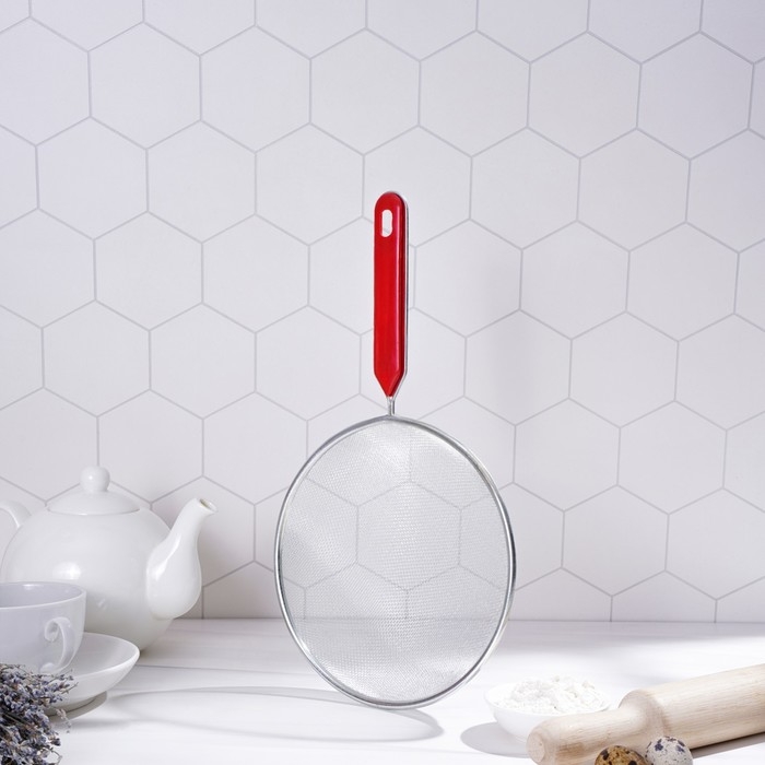 Сито для просеивания Доляна &laquo;Хозяюшка&raquo;, d=18 см, цвет красный
