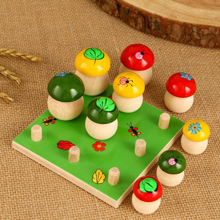 Набор для развития логики &laquo;Грибочки&raquo;, 9 шт по 3-5 см, доска 12х12 см