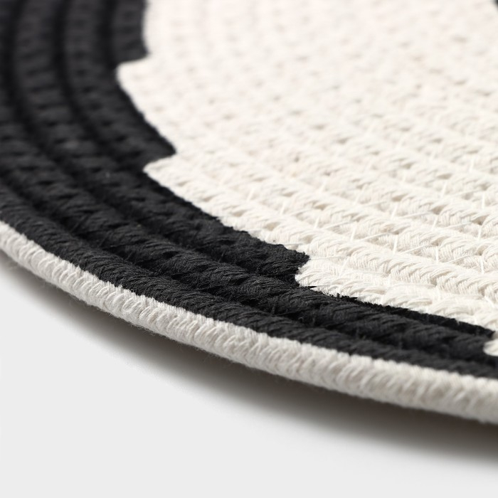 Салфетка сервировочная на стол Доляна «Гипноз», d=38 см, цвет чёрно-белый Салфетка сервировочная на стол Доляна «Гипноз», d=38 см, цвет чёрно-белый