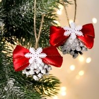 Новогодний набор &laquo;Шишки банты снежинка&raquo;