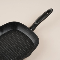 Сковорода-гриль алюминиевая с антипригарным покрытием SL Home, d=24 см, h=4 см, индукция, цвет чёрный Сковорода-гриль алюминиевая с антипригарным покрытием SL Home, d=24 см, h=4 см, индукция, цвет чёрный