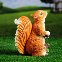 Садовая фигура "Белка стоящая с шишками" 25х20х14см Садовая фигура "Белка стоящая с шишками" 25х20х14см