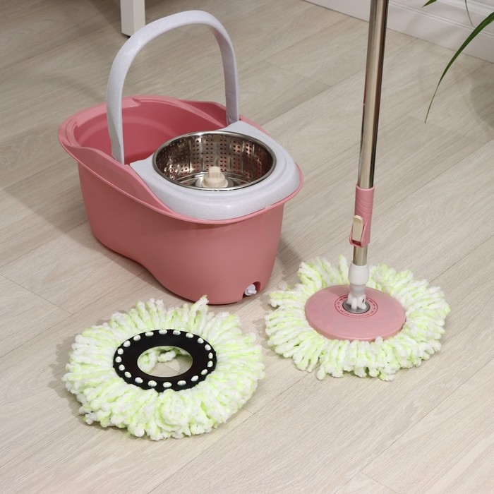 Швабра с отжимом и ведро с металлической центрифугой Доляна, 46,5&times;28,5&times;23,5 см, 10 л, телескопическая ручка 86-117,5 см, дополнительная насадка из микрофибры 15,5 см, цвет розовый