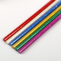 Клеевые стержни для клеевого пистолета "Разноцветный блеск" 7ммх18 см (набор 6 шт) Клеевые стержни для клеевого пистолета "Разноцветный блеск" 7ммх18 см (набор 6 шт)