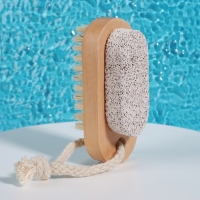 Пемза для педикюра с щёткой, с подвесом, натуральная щетина, 9,5 × 4 см, в коробке, цвет бежевый Пемза для педикюра с щёткой, с подвесом, натуральная щетина, 9,5 × 4 см, в коробке, цвет бежевый