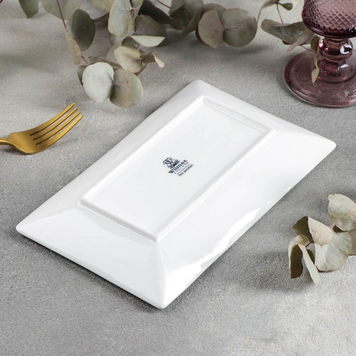 Блюдо фарфоровое Wilmax, 22,5&times;13 см, цвет белый