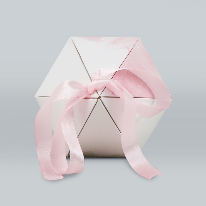 Переноска - шестиугольник для цветов «Для тебя!», белая 15 х 35 х 15 см Переноска - шестиугольник для цветов «Для тебя!», белая 15 х 35 х 15 см