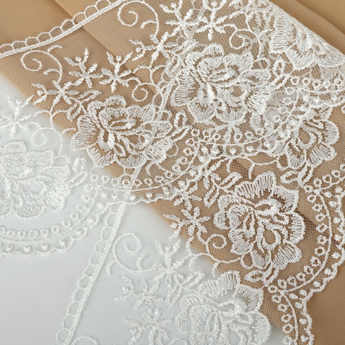 Кружево на сетке, 105 мм &times; 11 &plusmn; 1 м, цвет айвори